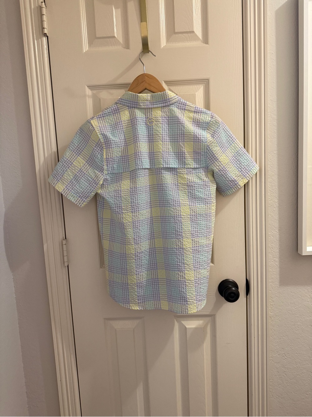 Magellan Short Sleeve Fishing Plaid Button-Up Shirt in Pastel Youth Size Large - Picture 10 of 11